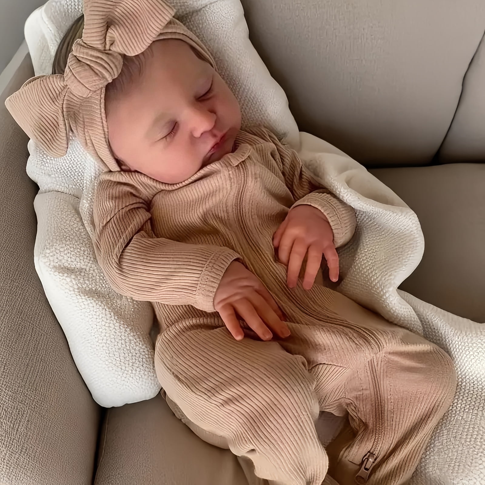 20 Inch High Quality Cloth Body Lifelike Reborn Baby Doll, 3D Painted Skin with Clearly Visible Veins