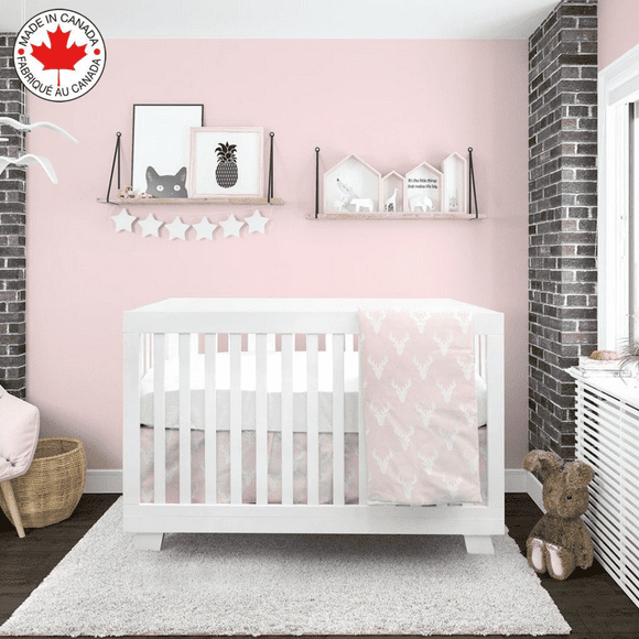 Ensemble de Literie de Bassinette 4 Pcs Incluant Jupe, Housse de Matelas, Couette et Housse de Courtepointe (Pink et Blanc avec Motif Moose Antlers, par Ara Enfants, #21)