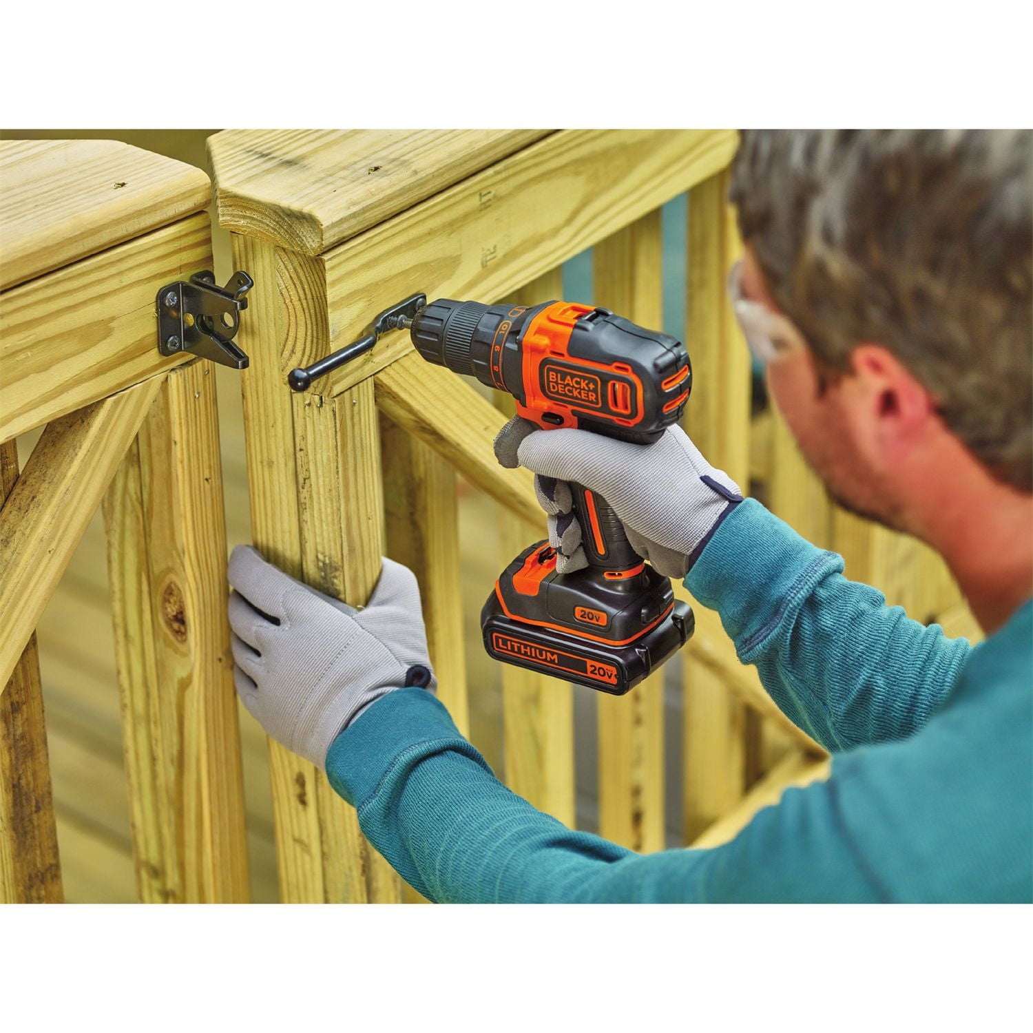 Perceuse/visseuse à 2 vitesses MAX* BDCDD220C de BLACK+DECKER au lithium de 20 V