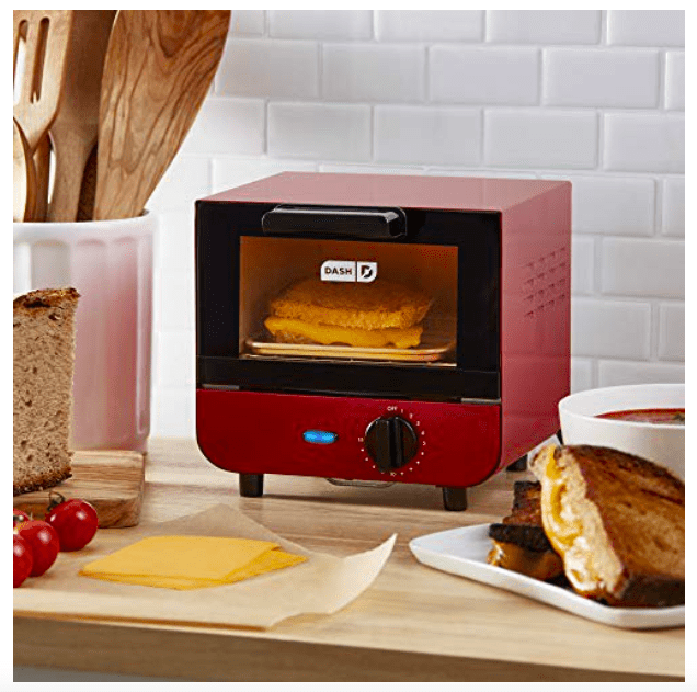 Pizza Red Bagels Paninis & More with Baking Tray Rack Dash DMTO100GBRD04 Mini Toaster Oven Cooker for Bread Auto Shut Off Feature Cookies 