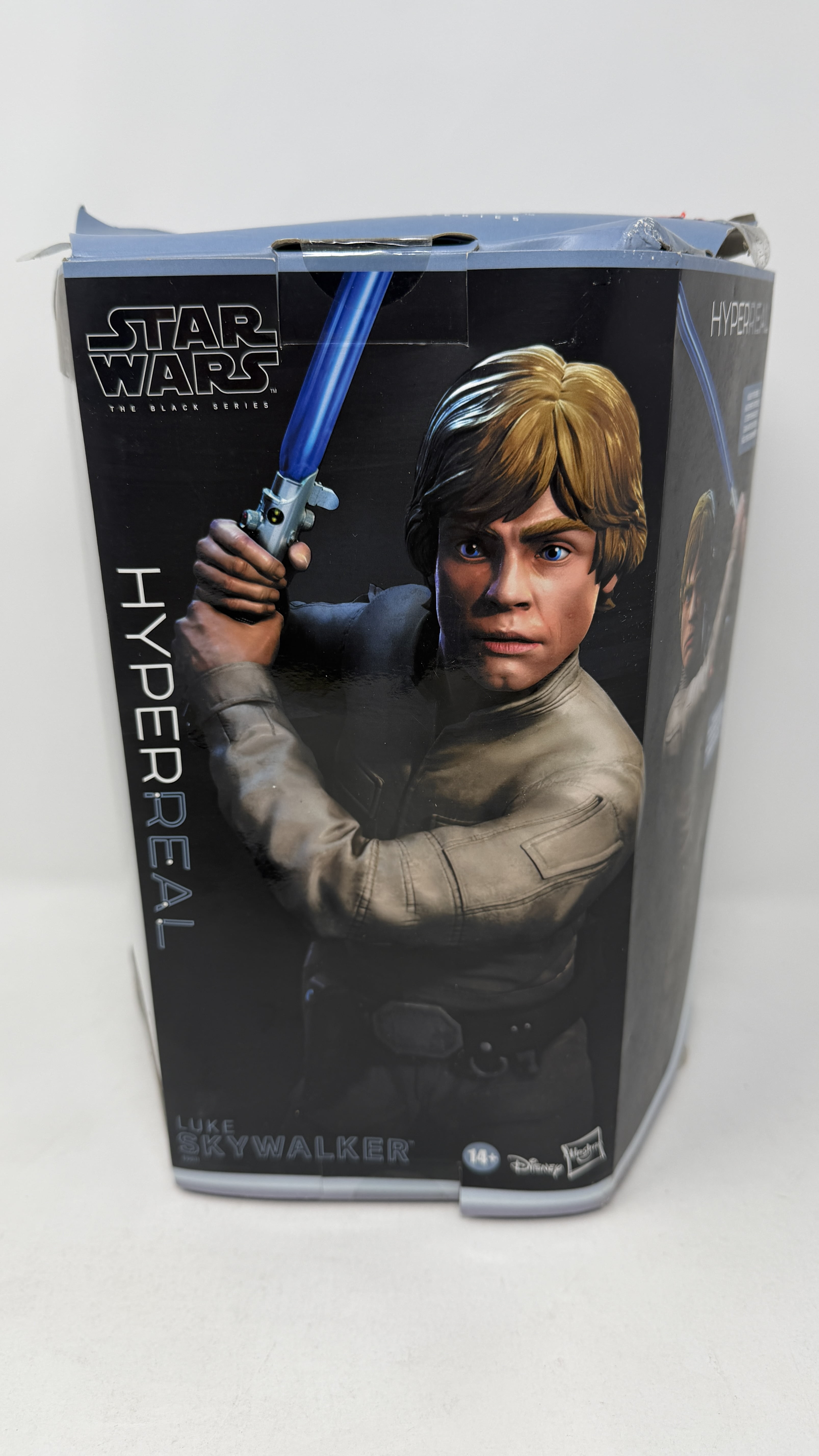 Star Wars the Black Series Hyperreal Luke Skywalker Action Figure, Accessories