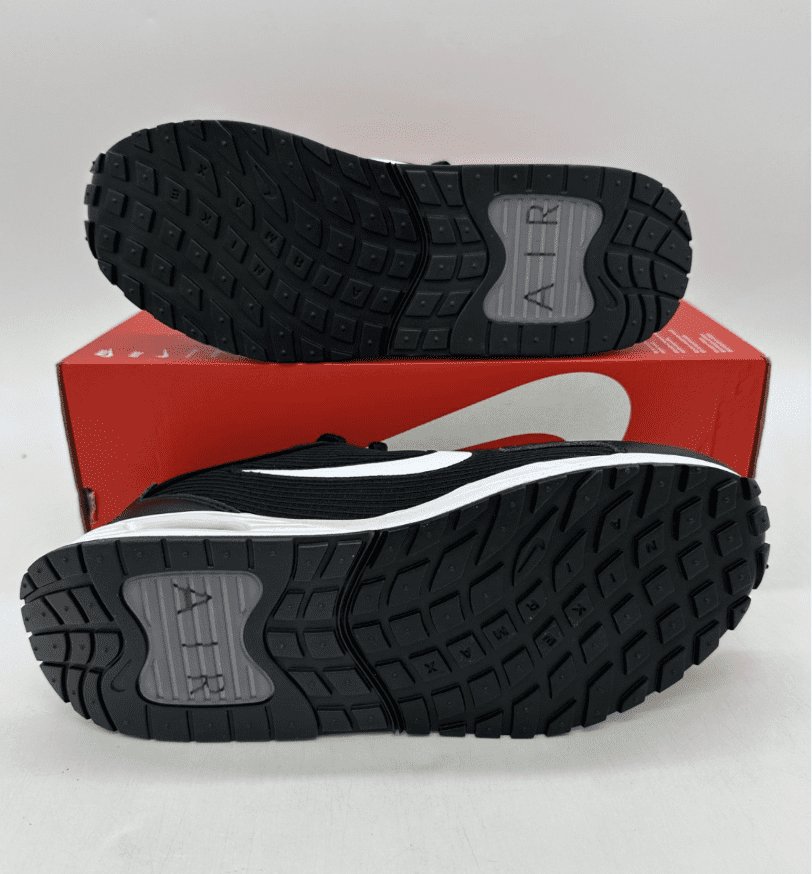 Nike Air Max Solo Men's Size 11.5 Black White Running Shoes HQ2572-001
