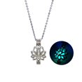 thumbnail image 1 of Collar con colgante para mujer Collar con medallones de flores huecas En muchas culturas, la flor de loto simboliza la conciencia espiritual, 1 of 5