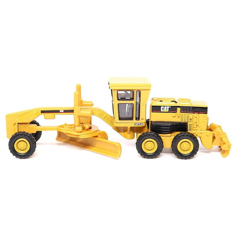 Diecast Masters | 1:87 Scale Cat CT660 Day Cab Tractor with Diecast Masters | 1:87 Scale Cat CT660 Day Cab Tractor with