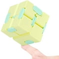 thumbnail image 2 of Bewildely Elroy Toy Sensory Relief Toy Cubo portátil de plástico para niños y adultos Juguetes Amarillo, 2 of 6