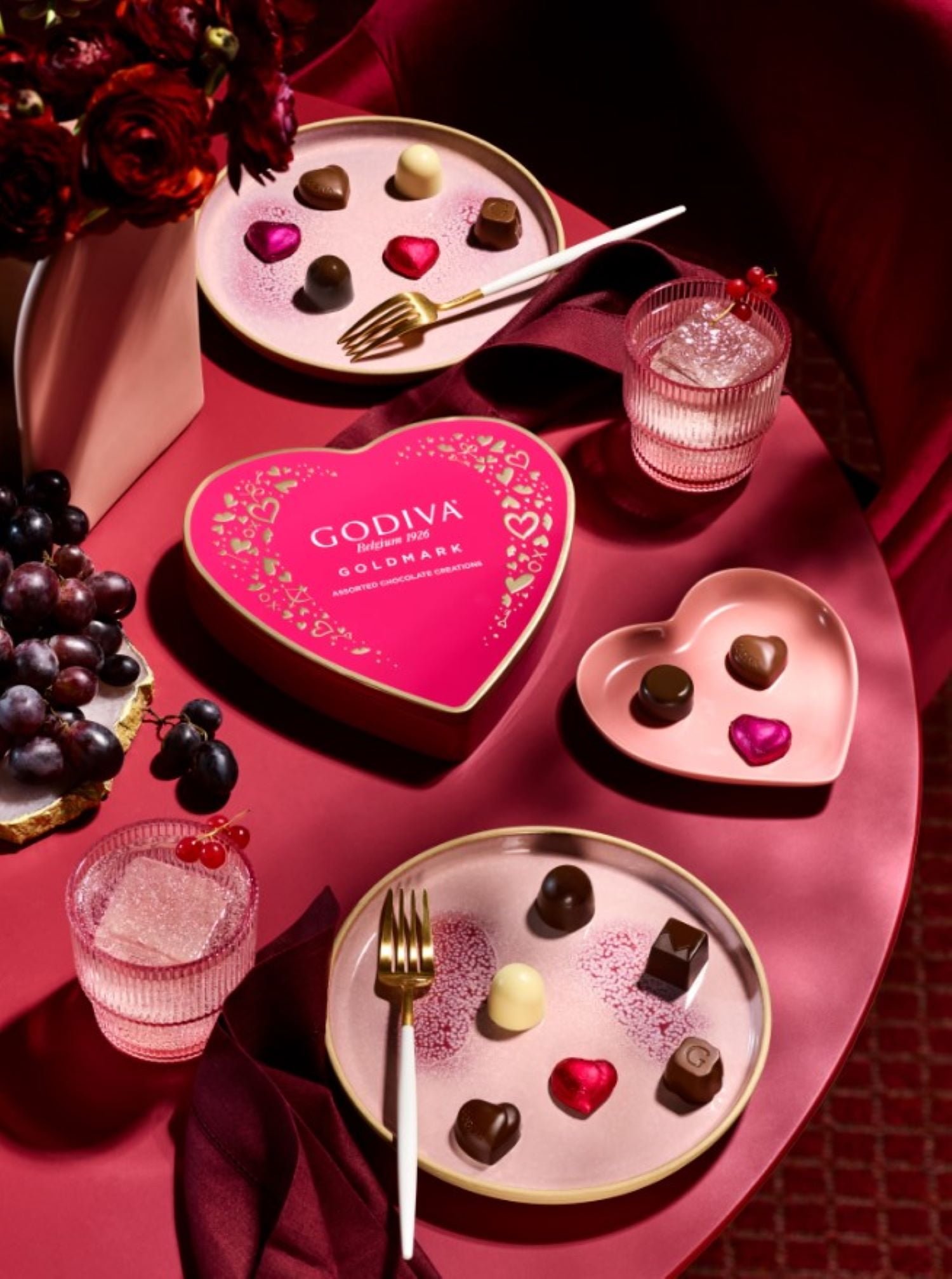 Godiva Goldmark Heart Chocolate Box, Valentine's Day Gift, 14 Pc