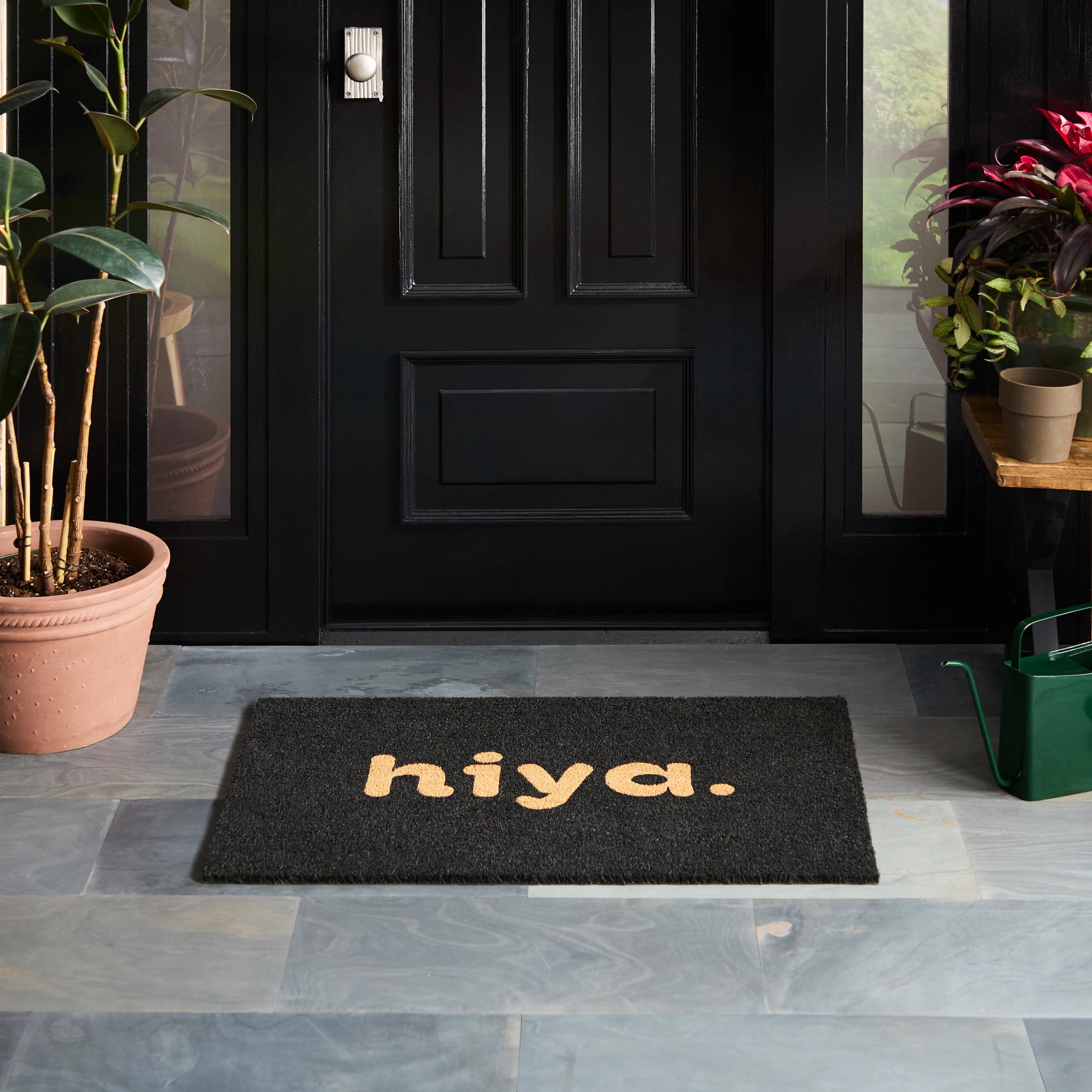 TOWN & COUNTRY TERRA Hiya Painted Welcome Outdoor Door Mat, Natural Coir, Heavyweight, Non-Slip Entryway Mat, Black, 24"x36"