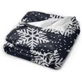thumbnail image 3 of Manta navideña con diseño de copos de nieve dorados y morado para vacaciones de invierno, mantas de franela súper suaves y livianas para sofá cama, mantas de decoración navideña cálidas y acogedoras, 3 of 8