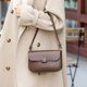 thumbnail image 4 of Bolso de cuero para debajo del brazo, de alta calidad, exquisito bolso cruzado de un solo hombro, textura pequeña, bolso cuadrado para mujer, bolso de viaje de primavera, todo en uno, 4 of 5