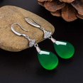 thumbnail image 4 of Pendientes de jade verde Calcedonia Gota de agua Pendientes de encanto Joyería de jadeíta tallada Joyería de lágrima verde esmeralda, 4 of 5