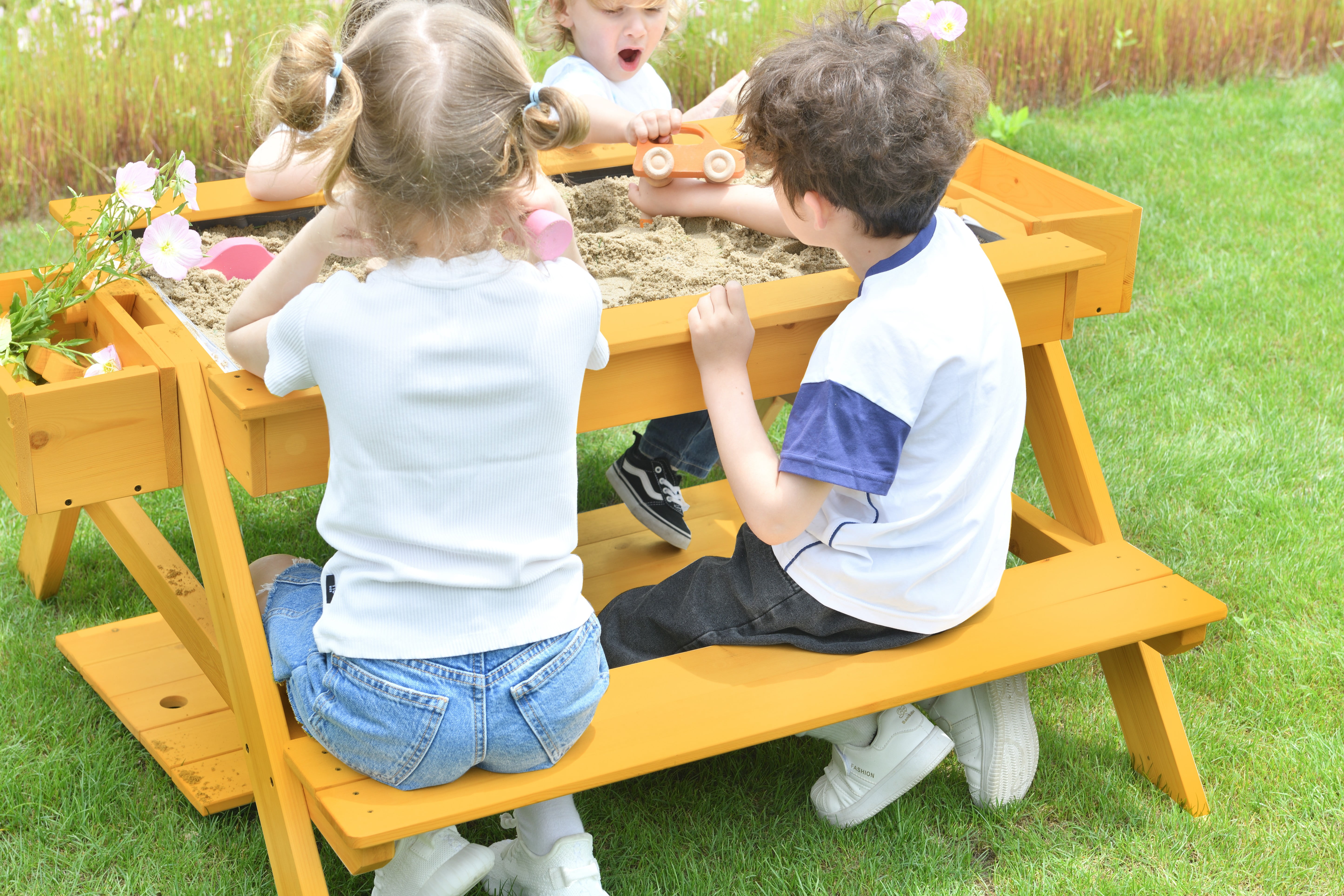 Mojave - Outdoor Picnic and Sand Table Playset