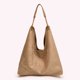 thumbnail image 2 of Bolso Hobo Slouchy mano Hugtrwg Ante Cierre Magnético Color Sólido, 2 of 9