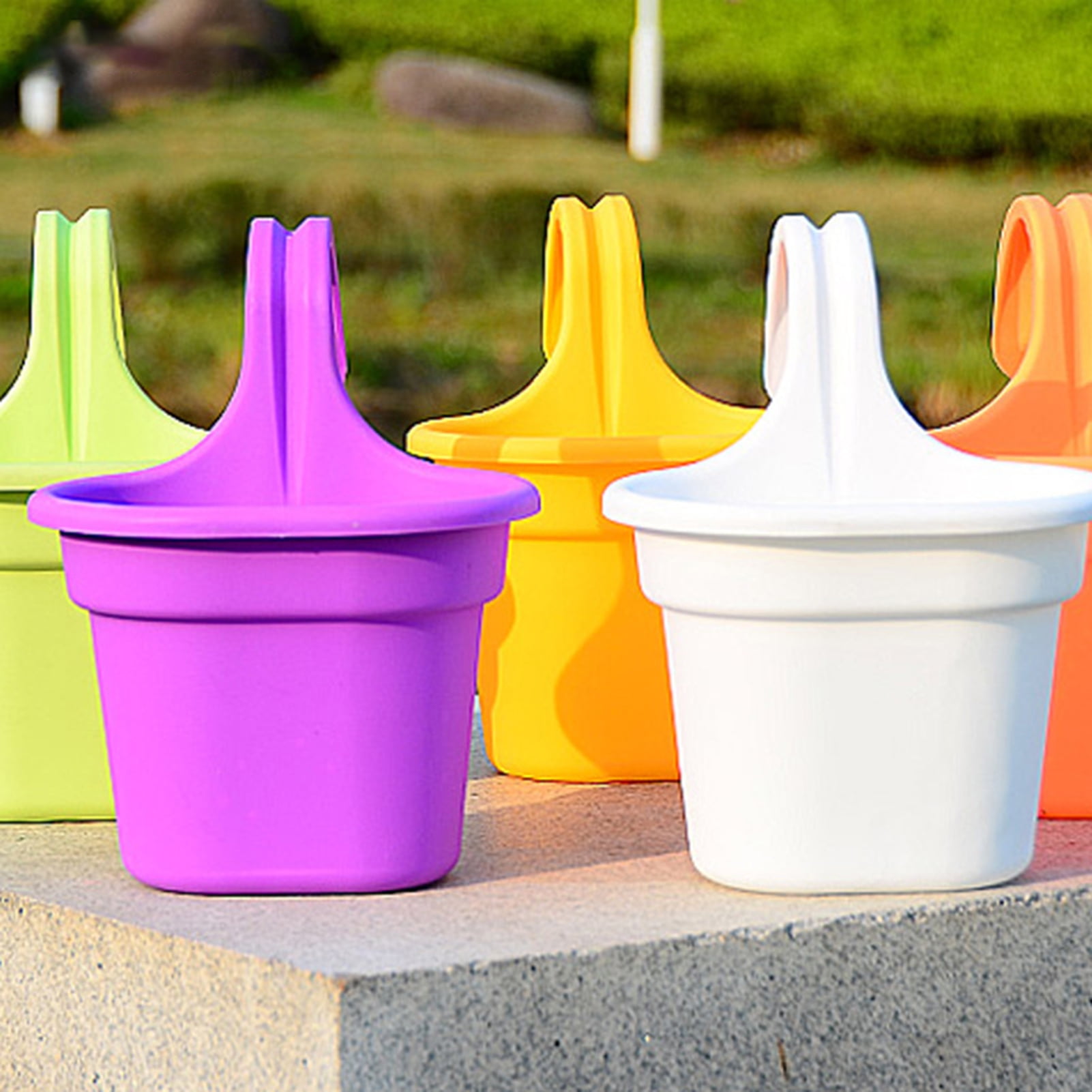 Travelwant Hanging Flower Pot Plastic Hanging Flower Plant Pots Balcony
