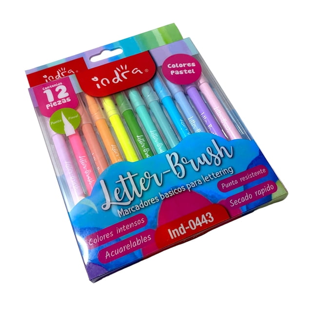 plumones punta pincel 12pzs letter-brush ind-0443 indra Paquete inclinado con 12 marcadores en colores pastel, punta flexible para lettering, marcadores acuarelables; empaque transparente muestra logo Indra y etiquetas "Acuarelables" y "Punta resistente".