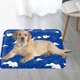thumbnail image 5 of Alfombrilla refrescante de verano para mascotas, almohadilla de gel para dormir, cómoda, lavable y portátil. Azul oscuro 40cmx50cm, 5 of 8
