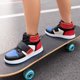 thumbnail image 5 of Zapatillas de baloncesto altas para niños DREAM PAIRS Rojo Azul Talla 3, 5 of 5