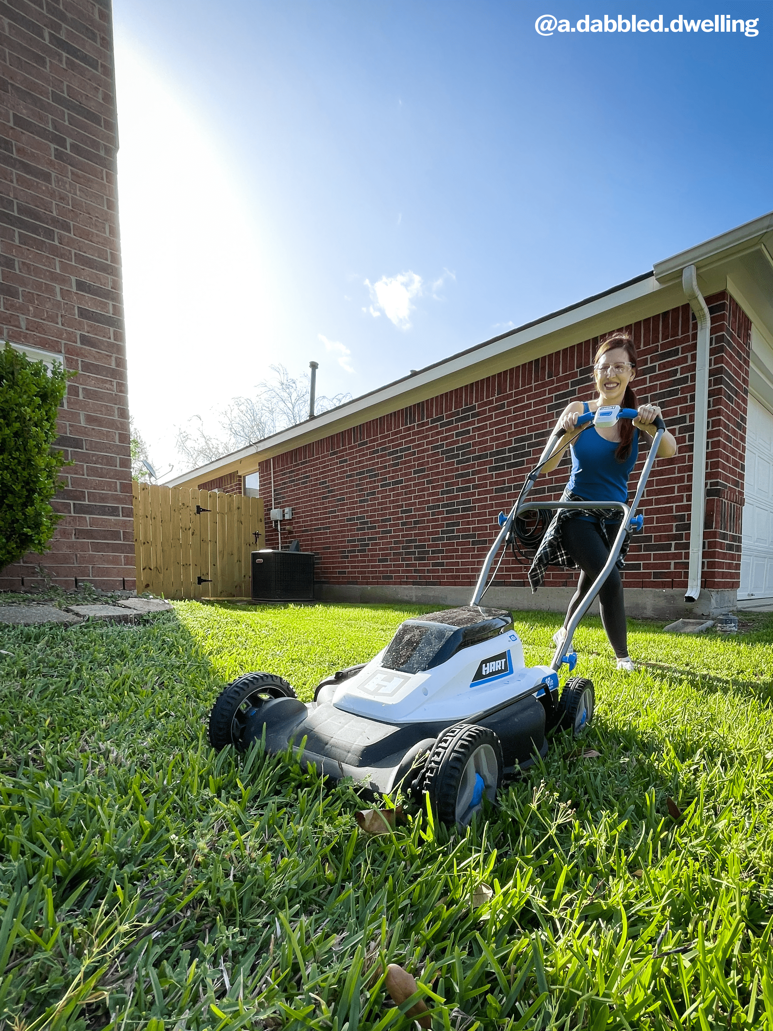 HART 40-Volt Cordless 18-inch Push Mower Kit, (1) 6Ah Lithium-Ion Battery, (1) Battery Charger