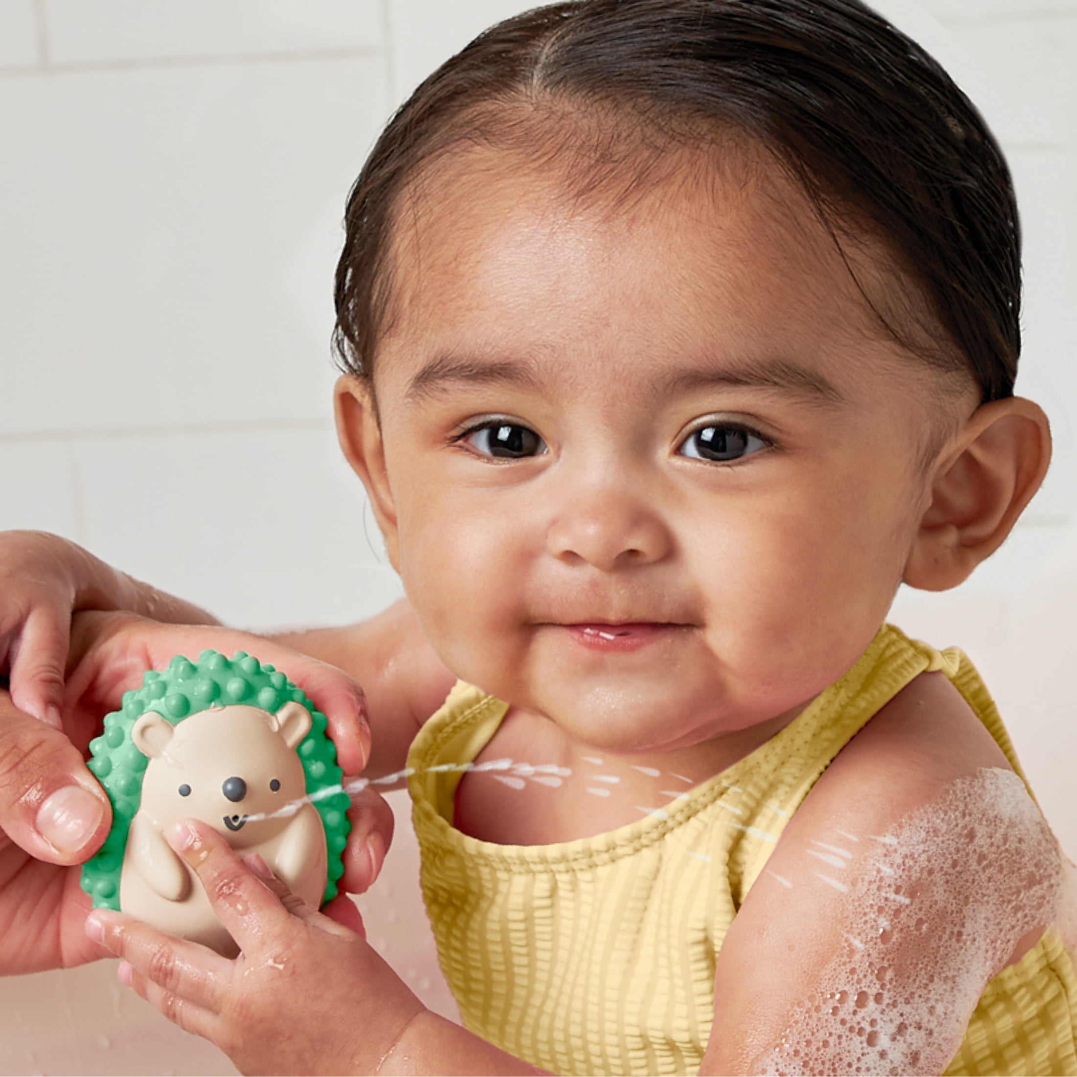 Itzy Ritzy Itzy Splash Gift Set™ 10 piece sensory shapes, squirters and duckies