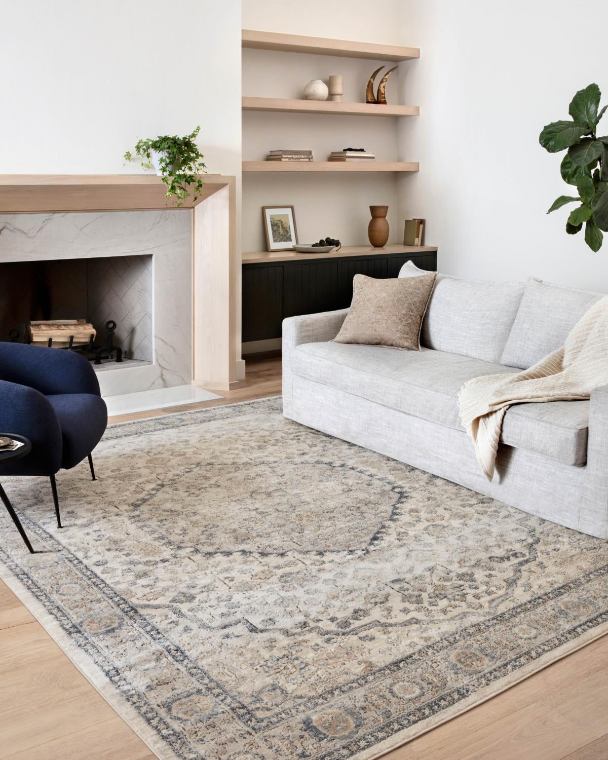 Loloi Teagan Natural / Lt. Grey 9'-9" x 13'-6" Area Rug