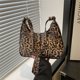 thumbnail image 4 of Bolso de hombro informal versátil de moda de estilo coreano para mujer, nuevo estilo de otoño 2025, bolso de axila con estampado de leopardo de alto valor y temperamento., 4 of 5