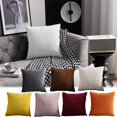thumbnail image 1 of Funda de almohada de terciopelo a rayas 18x18 pulgadas - Gris, Marrón, Blanco, Amarillo, Rosa, Rojo, Naranja - Cremallera oculta, Resistente a la Descolorida y al Encogimiento, 1 of 6