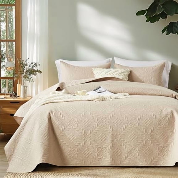 Full Queen Quilt Bedding Set,Lightweight Beige Bedspreads,Vintage Olive Leaf Design,Ultra Soft Microfiber Bed Coverlet 3 Pieces for All-Season (1 Quilt,2 Shams)
