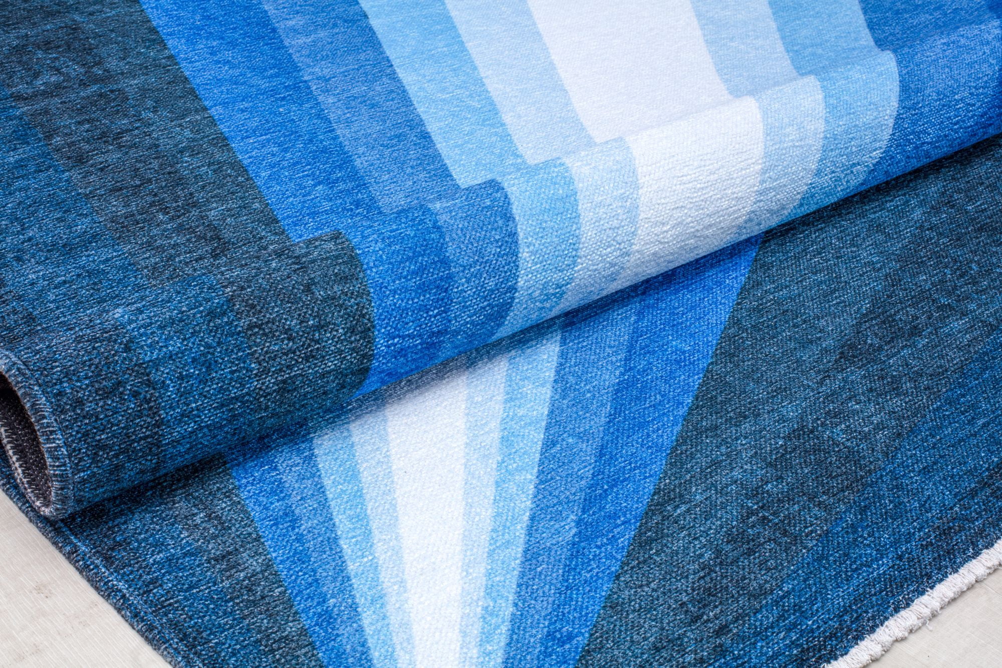 Elizabeth Sutton MI45B Violets Are Blue Abstract Modern Blue Area Rug, 2'7" x 4'