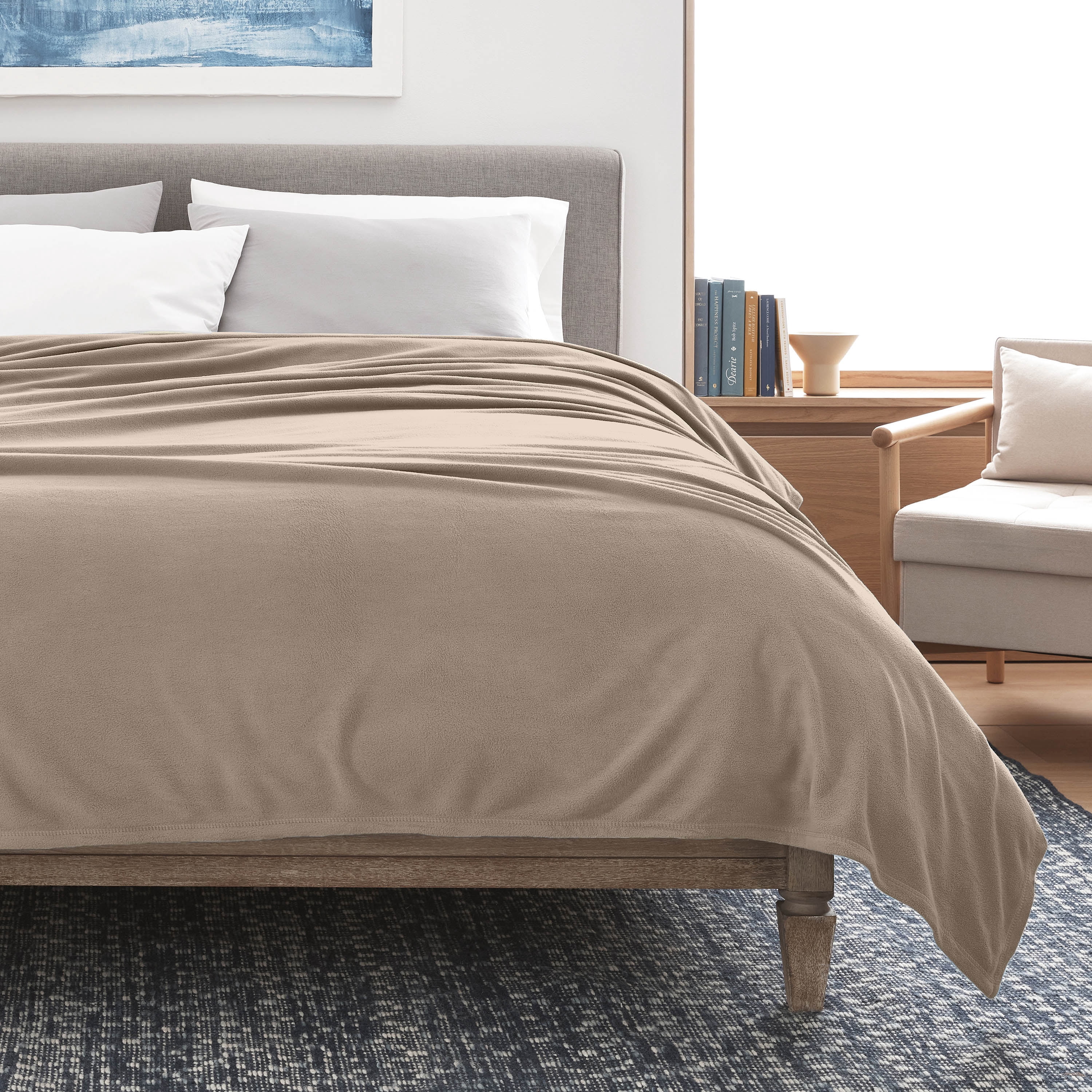 Soft All-Season Microfleece Bed Blanket – Lightweight Cozy Throw – Full/Queen Size – Nutmeg