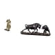 thumbnail image 5 of Figura decorativa de escritorio de caballero, estatua, escultura, artesanía, adorno de resina con forma de animal, ideal para el hogar, la oficina o l, 5 of 8