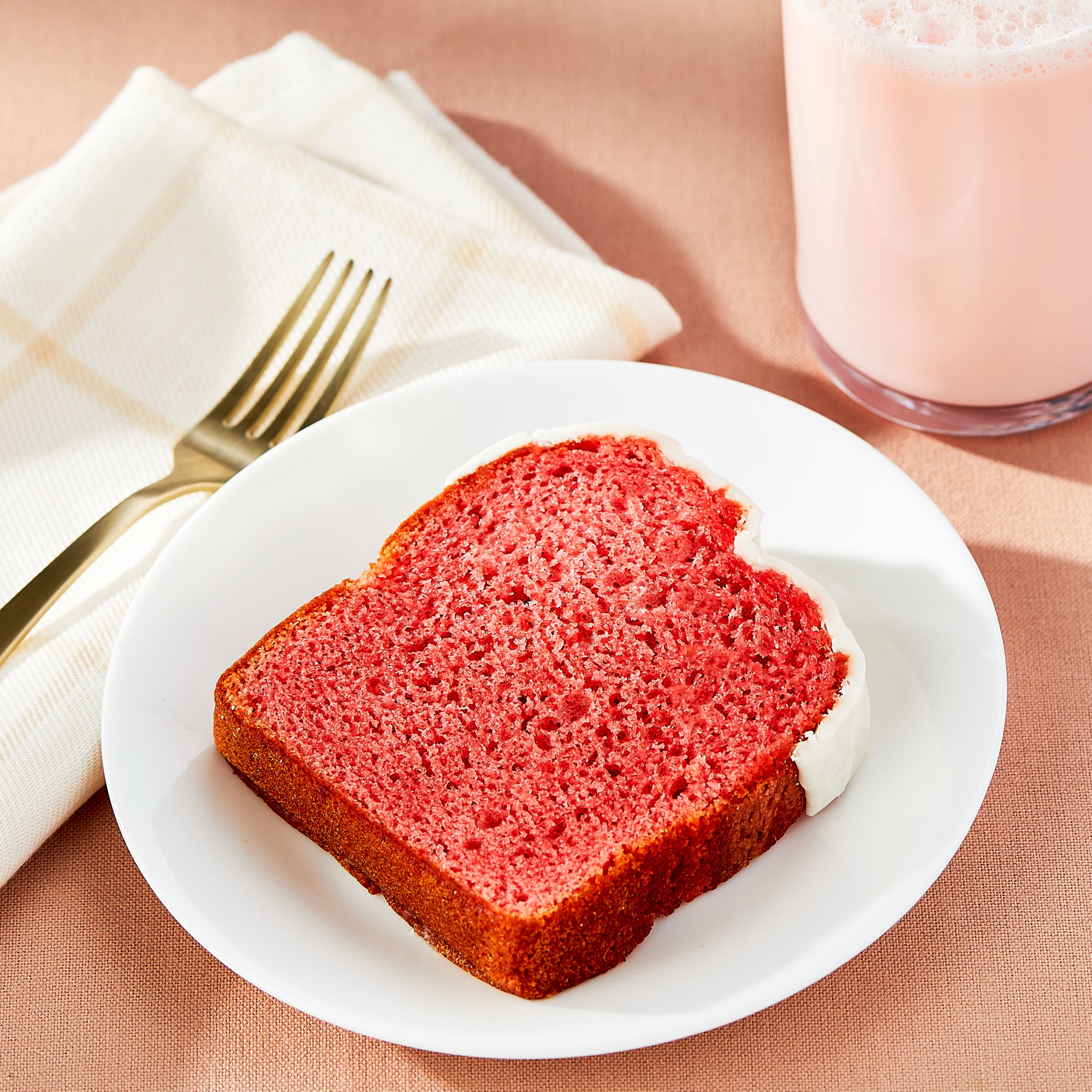 Marketside Individually Wrapped Iced Strawberry Cake, 3.7 oz
