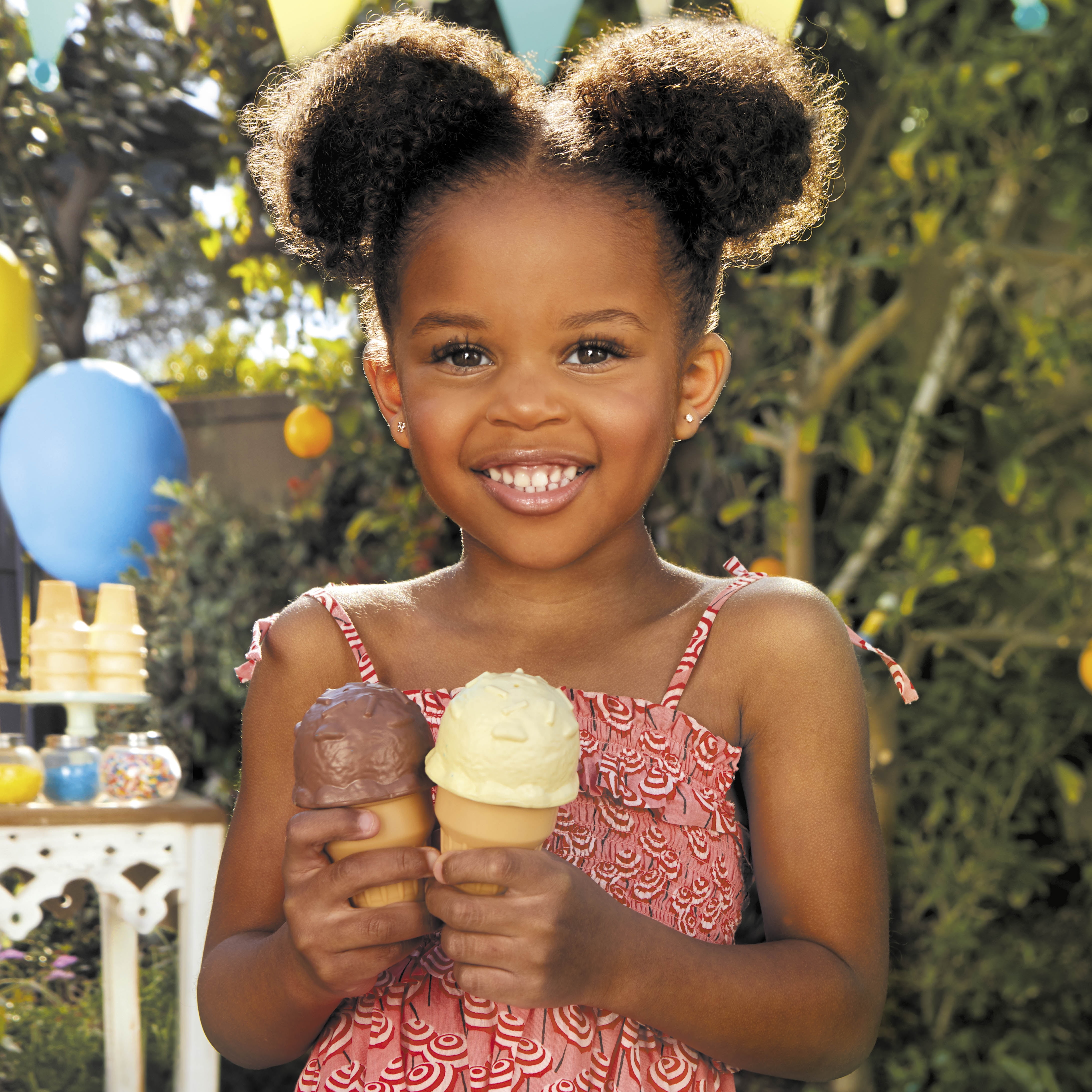 Little Tikes Cozy Ice Cream Truck, Ride-On Toy Ice Cream Truck Cozy Coupe for Ages 1.5 - 5 Years