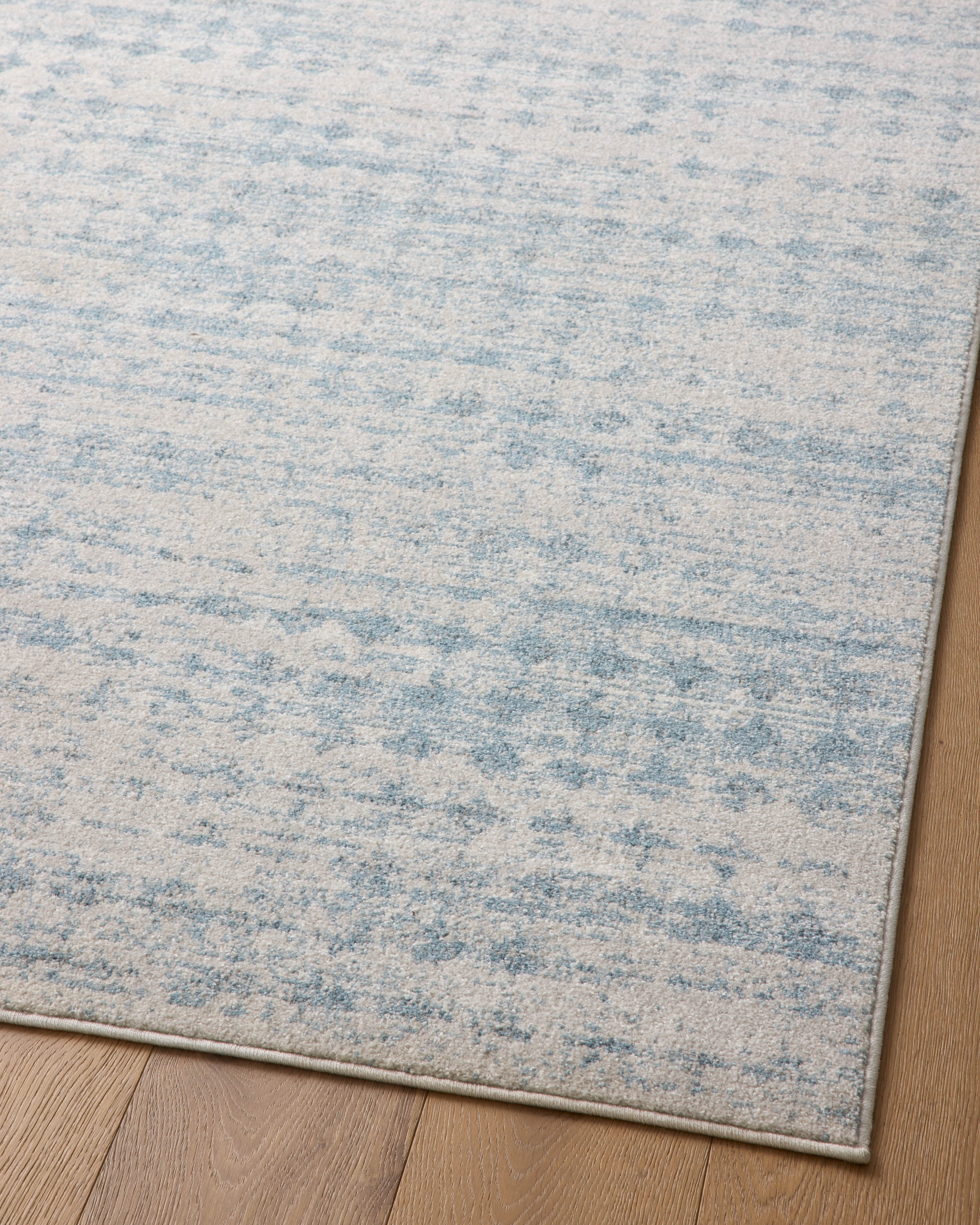 Loloi Kamala Sky / Dove 6'-7" x 9'-6" Area Rug