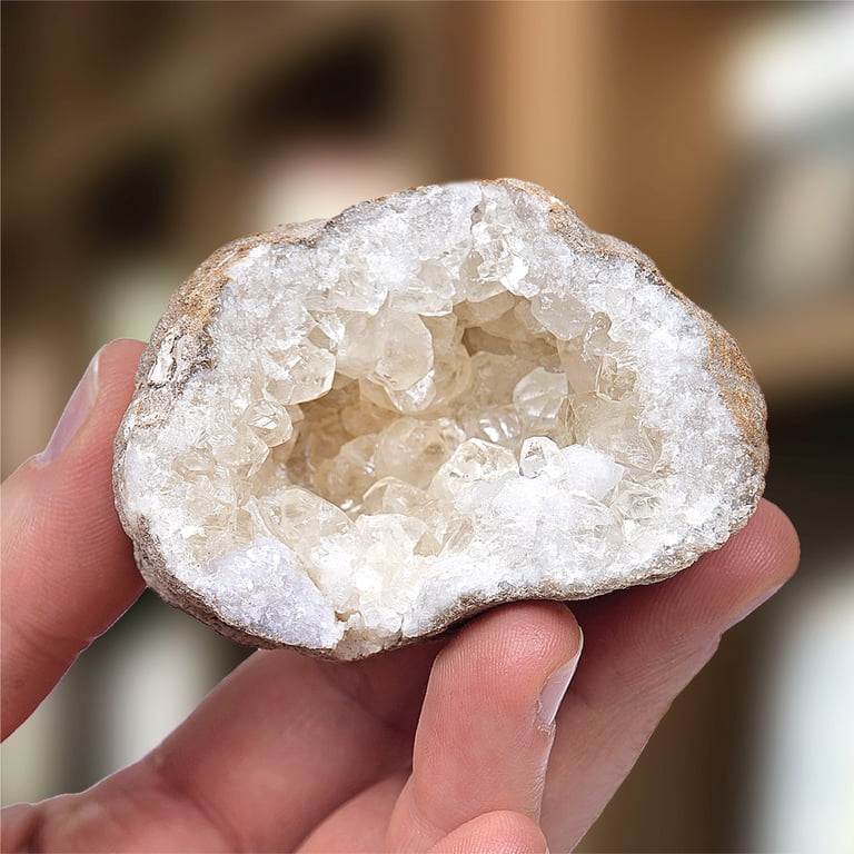 Discovery #Mindblown Geode Crystal Excavation Kit, 14-Piece STEM