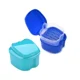 thumbnail image 1 of Estuche de baño para dentaduras postizas, 2 uds., con cesta coladora, soporte para caja de almacenamiento de dientes postizos, caja de limpieza de retenedores (azul claro y azul), 1 of 4