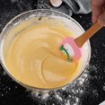 thumbnail image 5 of Espátula navideña con mango de madera, raspador de crema de silicona, decoración de muñeco de nieve de Papá Noel, utensilios de cocina (2 unidades, rojo + rosa), 5 of 5