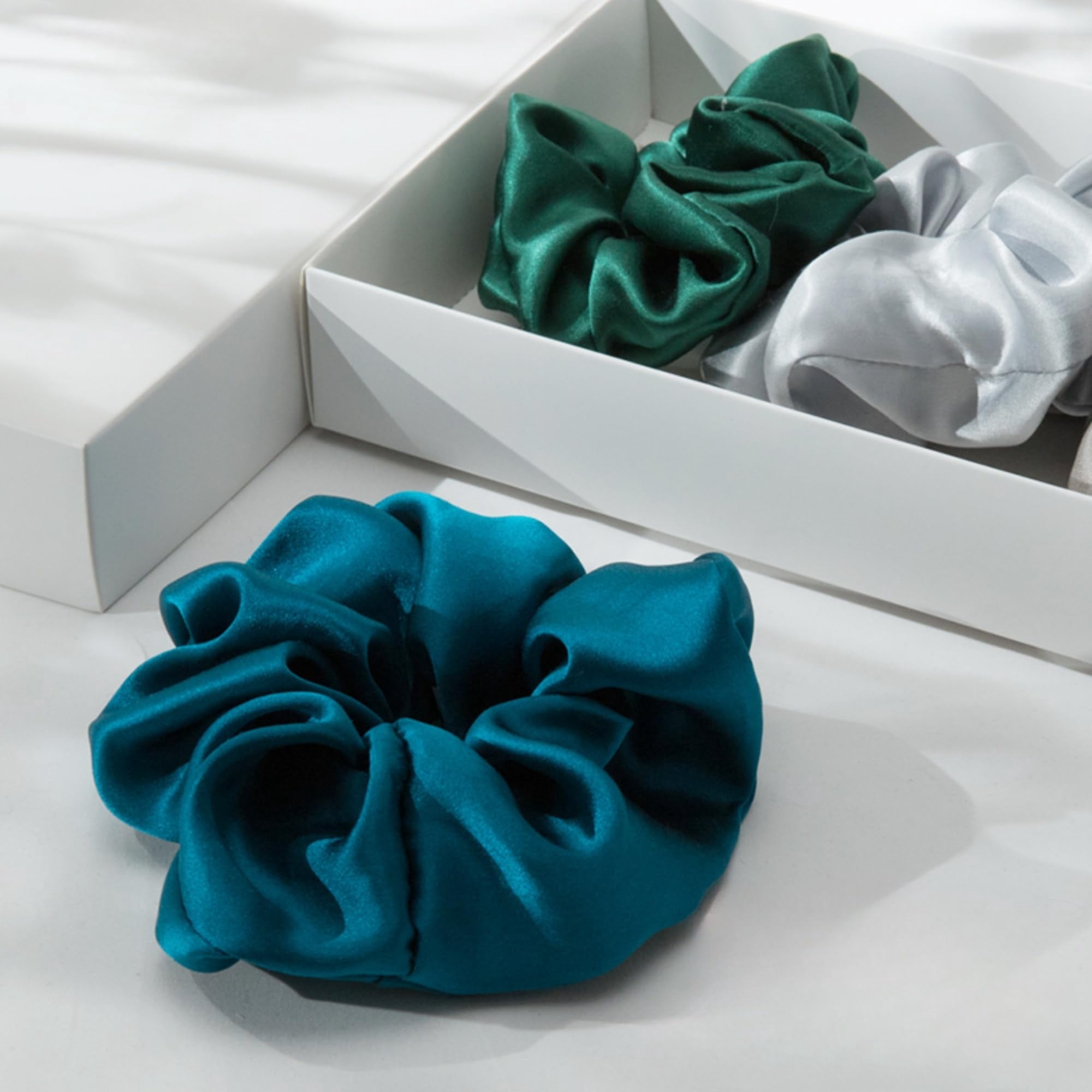 30 Momme Mulberry Silk Scrunchies for Women – Large Hair Ties for Curly Hair, Sleep & Ponytails – Soft, Gentle Hold
