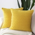 thumbnail image 2 of Juego de cojines de terciopelo amarillo de estilo lujoso 2 piezas 45x45 cm BRILLAR, 2 of 5
