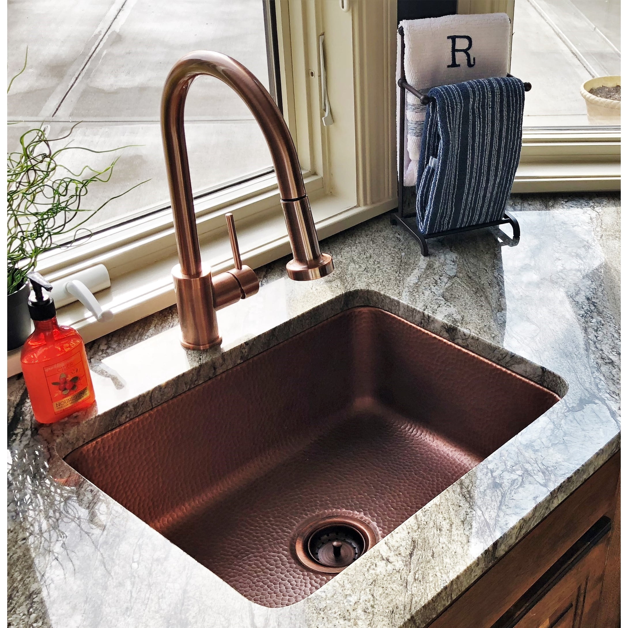 Sinkology Renoir 23'' L x 17.25'' W Undermount Handmade Single Bowl Kitchen Sink