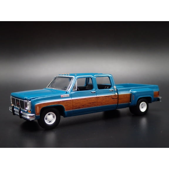 Open Box 1973 GMC SIERRA 3500 DUALLY SQUAREBODY TRUCK HITCH 1/64 SCALE DIECAST MODEL CAR