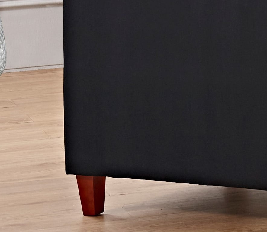 Uspridefurniture Gerame 32'' Wide Tufted Velvet Armchair -Black