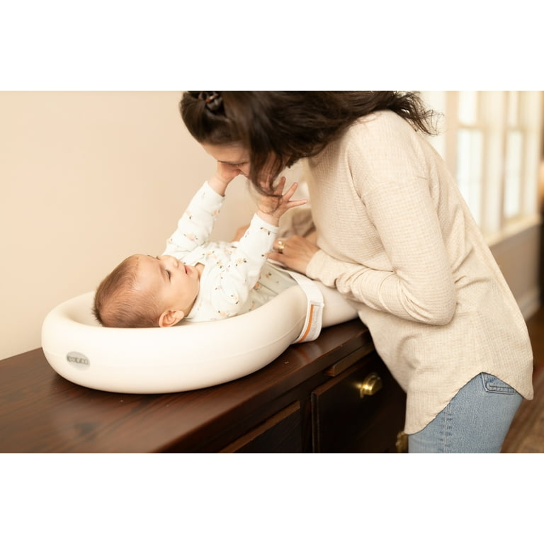 Keekaroo Baby Infant Peanut Changer, Vanilla - Clean, Safe