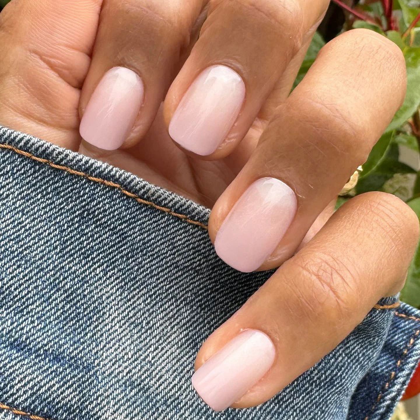 Olive & June Instant Mani Minimalist Short Squoval Press-on Nails, Cdj Syrup Gradient, 42 Pieces