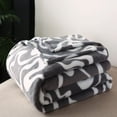 thumbnail image 4 of Xihbxyly Manta de Terciopelo a Rayas, Suave y Cómoda, Diseño Moderno y Duradero, Transpirable para Todas Las Estaciones, Ideal para Una Siesta En El Sofá, Fácil de Mantener, Tamaño 70 X 100 Cm., 4 of 6