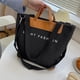thumbnail image 1 of Bolso de hombro para mujer Bolso tote Gran capacidad Contraste Viajes Compras (Negro), 1 of 3