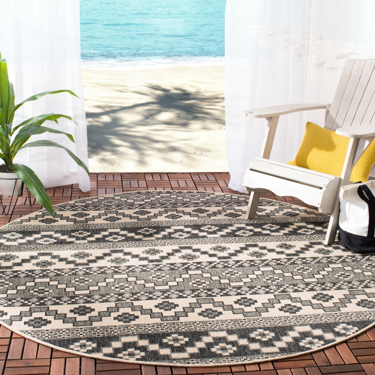 SAFAVIEH Veranda Luwig Southwestern Indoor/Outdoor Area Rug, 4' x 5'7", Grey/Beige