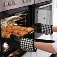 thumbnail image 4 of Guantes de silicona resistentes al calor Tomfoto para horno + 2 agarraderas de algodón para cocinar, hornear, asar y hacer barbacoas (cuadros negros), 4 of 7