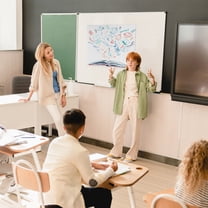 BESTYASH White Trifold Poster Board Lightweight Portable for Professional Presentations 4Pcs