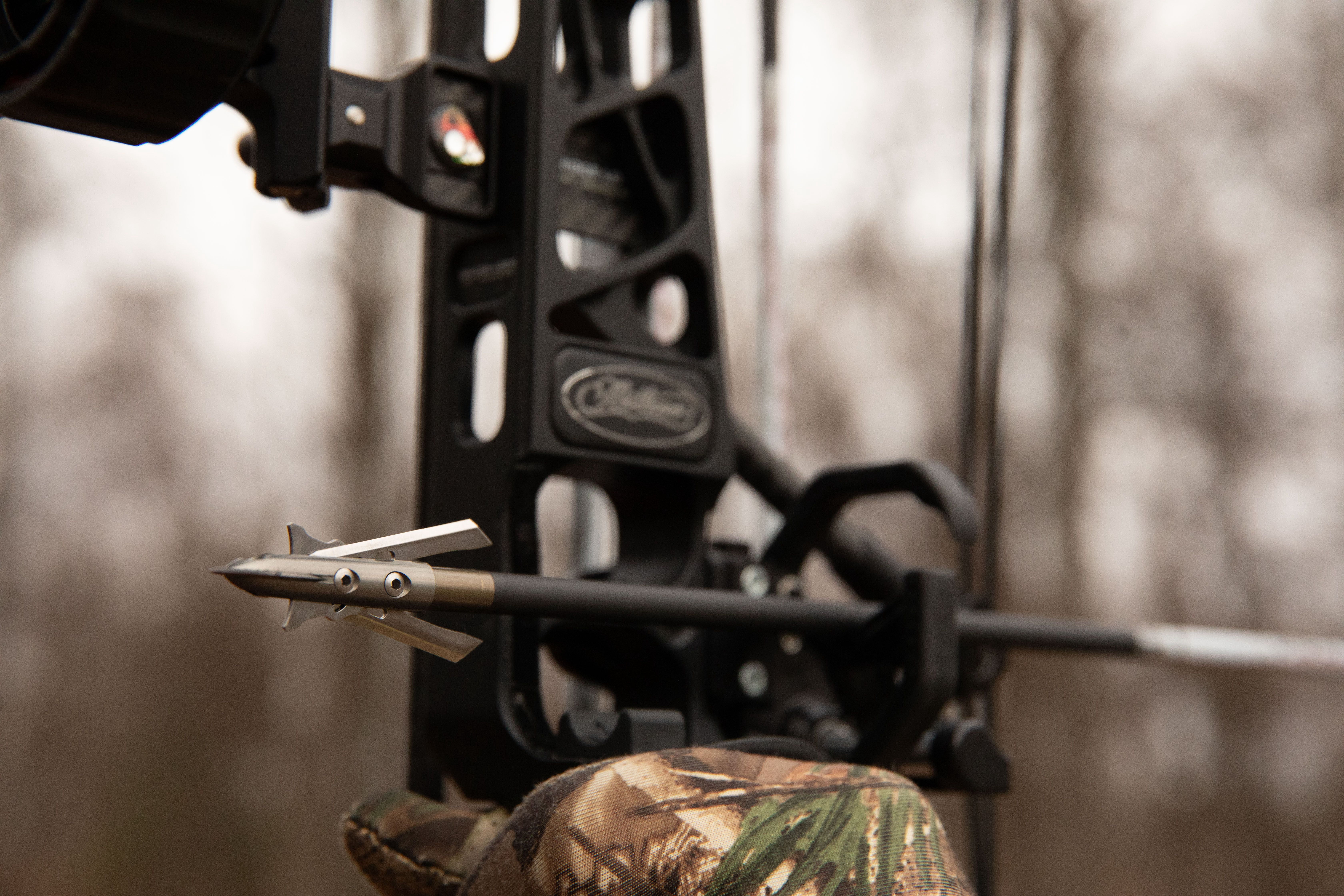 (2 pack) Rage 2-Blade Cut-On-Contact No Collar Broadhead, 3 Pack, 100 Grain, .035" Stainless Steel Blades