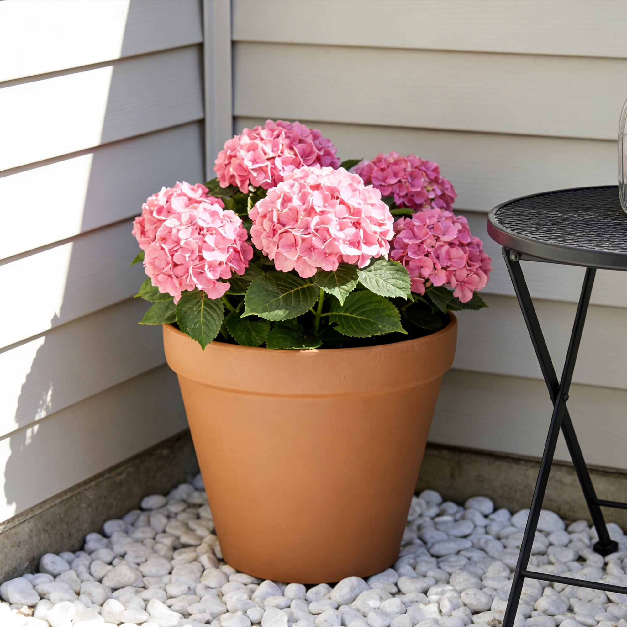 Mainstays Blake 16" x 16" x 13.5" Round Faux Terracotta Recycled Resin Planter