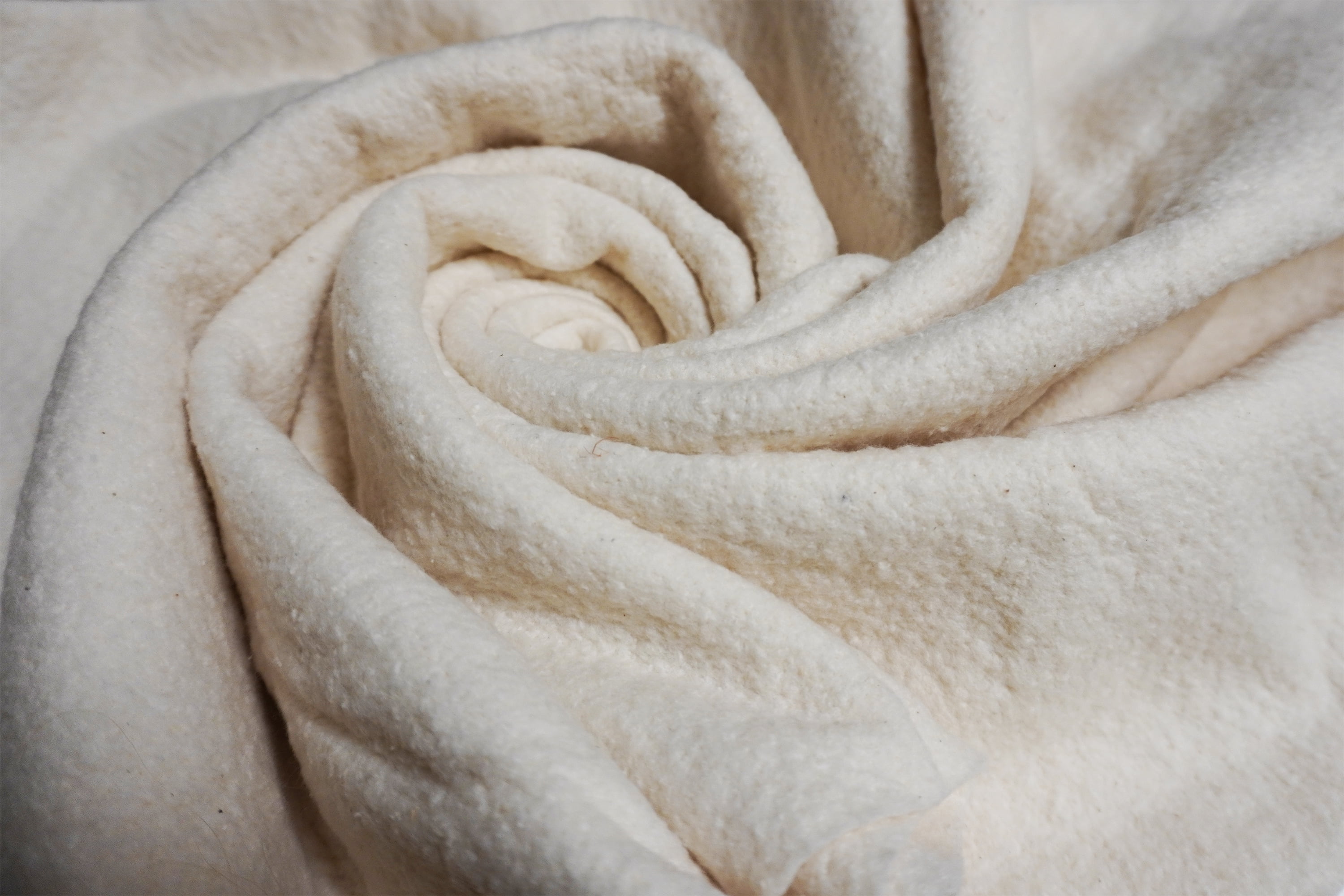 Pellon 80/20 Quilting Batting, off-White 96" x 9 Yards by the Bolt